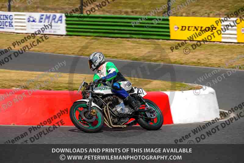 Vintage motorcycle club;eventdigitalimages;mallory park;mallory park trackday photographs;no limits trackdays;peter wileman photography;trackday digital images;trackday photos;vmcc festival 1000 bikes photographs